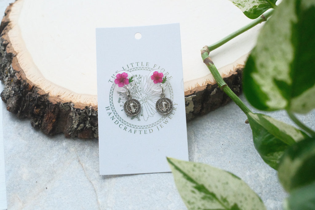 Fiore Studs - Magenta