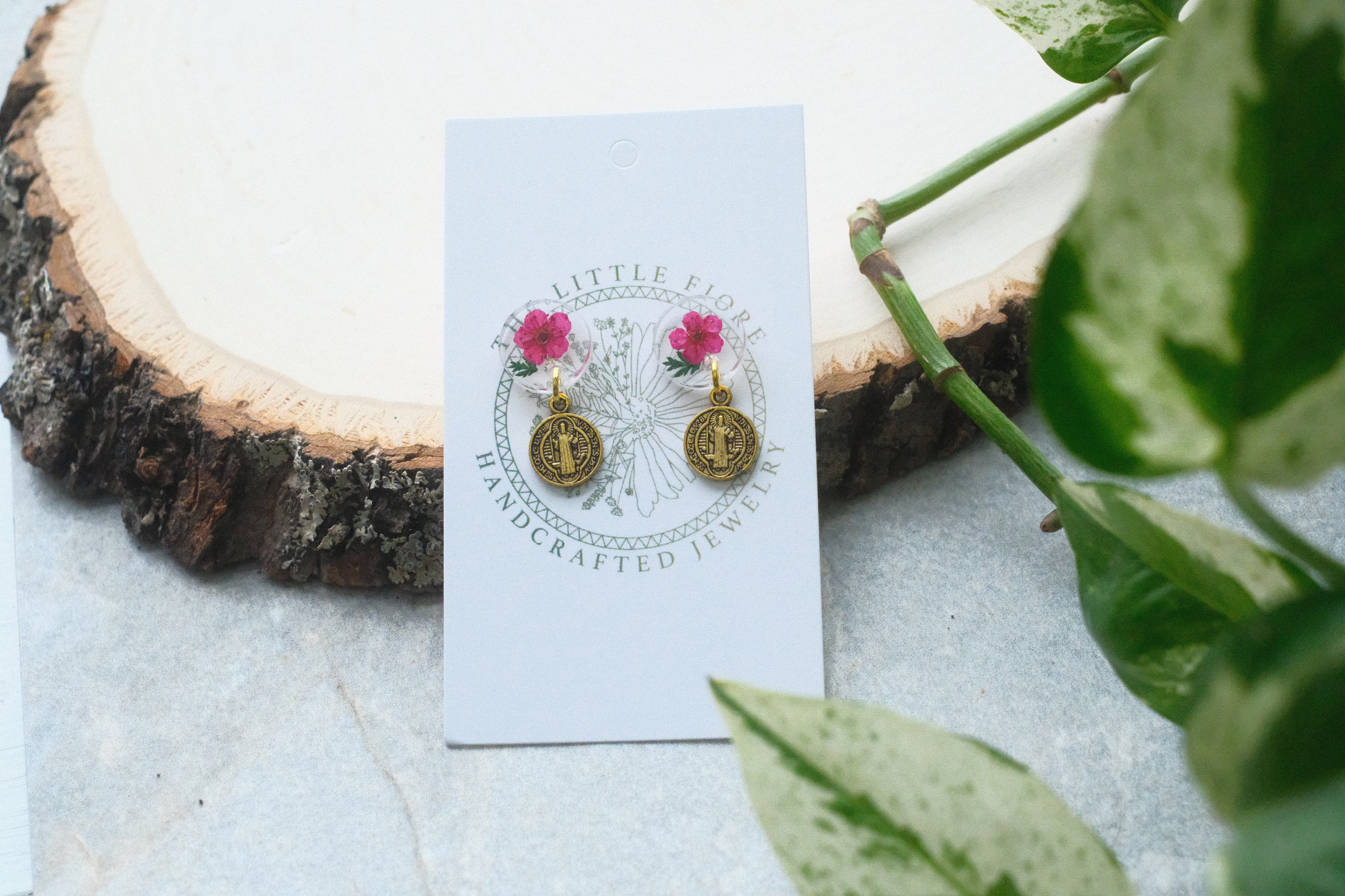 Fiore Studs - Magenta